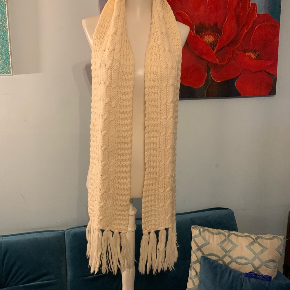 Country Loom Cable Knit 100% Wool Ivory Cream Scarf Small Hole